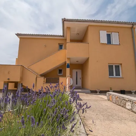 Sanjin Apartman Kornic
