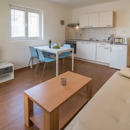 Sanjin Lägenhet *