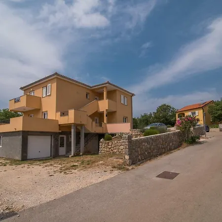 Apartament Sanjin